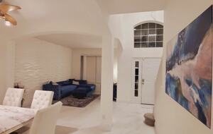 Elegant Solana Retreat Near Orlando’s Top Attractions - Davenport, Florida