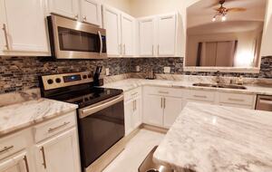 Elegant Solana Retreat Near Orlando’s Top Attractions - Davenport, Florida