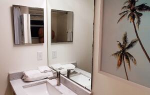 Elegant Solana Retreat Near Orlando’s Top Attractions - Davenport, Florida