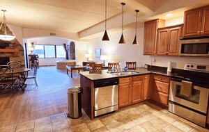 Cozy Wisconsin Dells Penthouse with River Access - Wisconsin Dells, Wisconsin