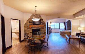 Cozy Wisconsin Dells Penthouse with River Access - Wisconsin Dells, Wisconsin