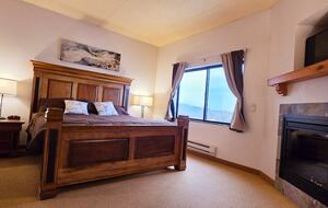 Cozy Wisconsin Dells Penthouse with River Access - Wisconsin Dells, Wisconsin