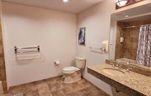 Cozy Wisconsin Dells Penthouse with River Access - Wisconsin Dells, Wisconsin