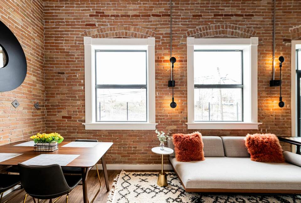 Downtown Ogden Escape Steps from Historic 25th Street - Ogden, Utah