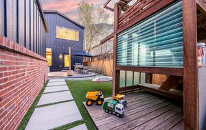 Warm and Stylish Denver Escape Close to Washington Park & Pearl Street - Denver, Colorado