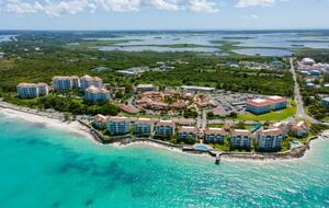 Oceanfront Escape in Exclusive Caves Point Community - Nassau, Bahamas