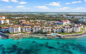 Oceanfront Escape in Exclusive Caves Point Community - Nassau, Bahamas