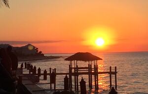 Oceanfront Escape in Exclusive Caves Point Community - Nassau, Bahamas