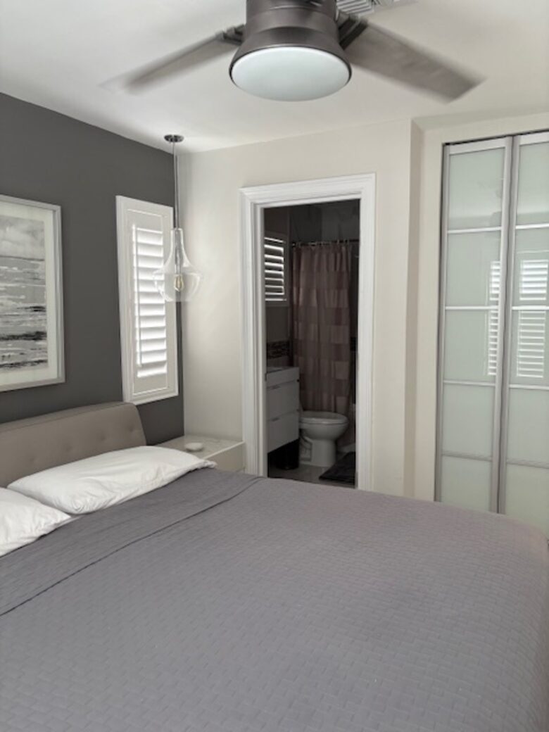 Oceanfront Escape in Exclusive Caves Point Community - Nassau, Bahamas