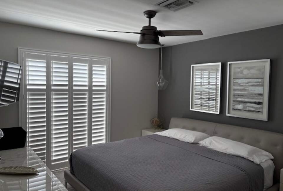 Oceanfront Escape in Exclusive Caves Point Community - Nassau, Bahamas