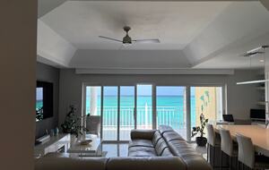 Oceanfront Escape in Exclusive Caves Point Community - Nassau, Bahamas