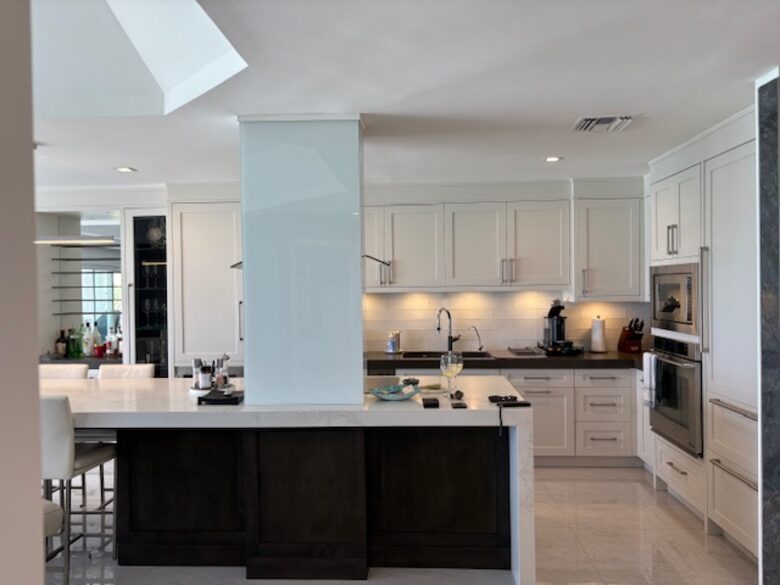 Oceanfront Escape in Exclusive Caves Point Community - Nassau, Bahamas