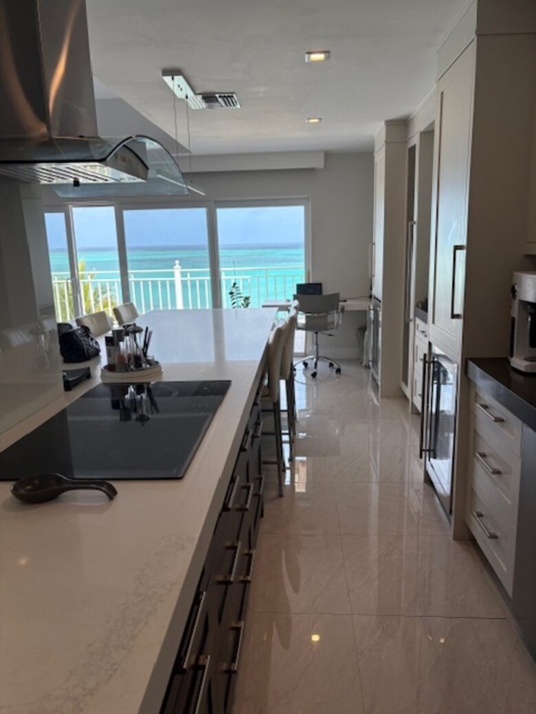 Oceanfront Escape in Exclusive Caves Point Community - Nassau, Bahamas