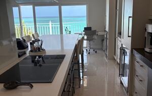 Oceanfront Escape in Exclusive Caves Point Community - Nassau, Bahamas