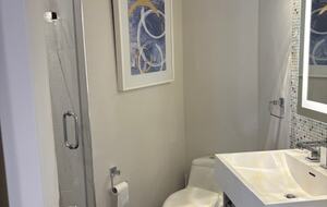 Oceanfront Escape in Exclusive Caves Point Community - Nassau, Bahamas