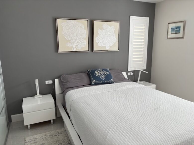 Oceanfront Escape in Exclusive Caves Point Community - Nassau, Bahamas