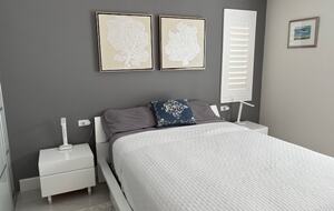 Oceanfront Escape in Exclusive Caves Point Community - Nassau, Bahamas