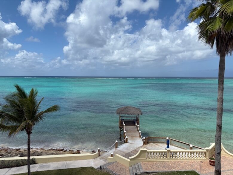 Oceanfront Escape in Exclusive Caves Point Community - Nassau, Bahamas