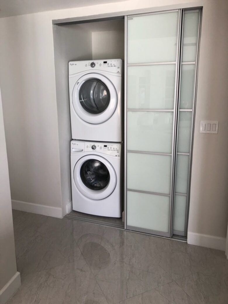 Oceanfront Escape in Exclusive Caves Point Community - Nassau, Bahamas