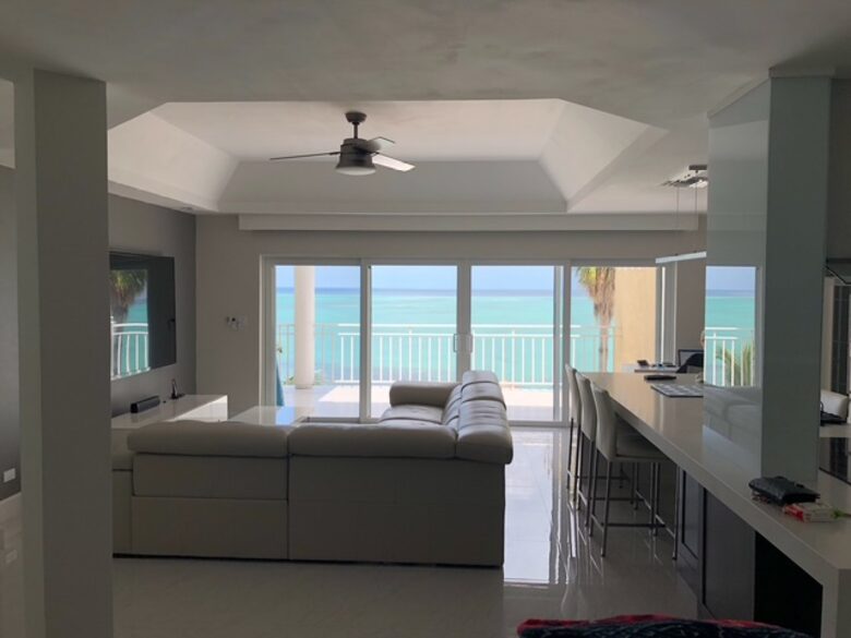 Oceanfront Escape in Exclusive Caves Point Community - Nassau, Bahamas