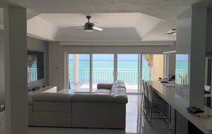 Oceanfront Escape in Exclusive Caves Point Community - Nassau, Bahamas