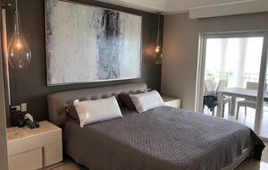 Oceanfront Escape in Exclusive Caves Point Community - Nassau, Bahamas