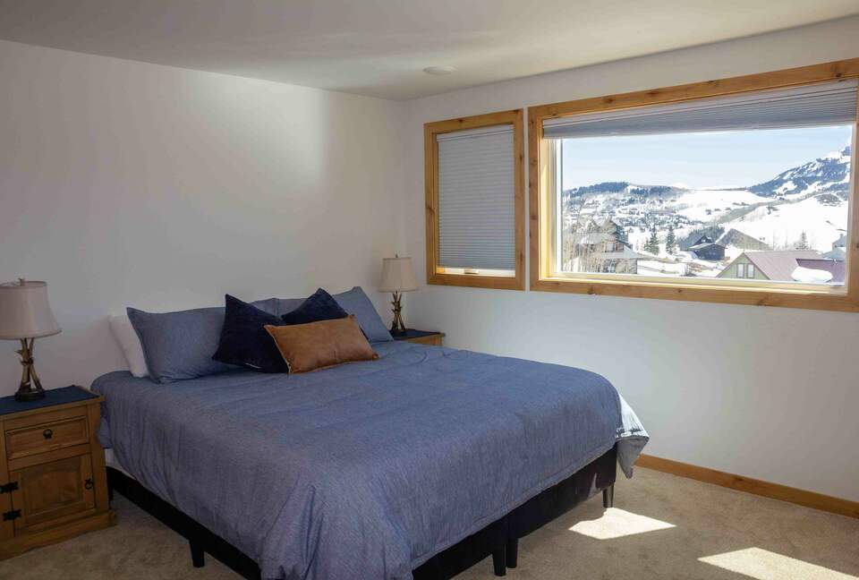 King bedroom 1 with views of Mt CB