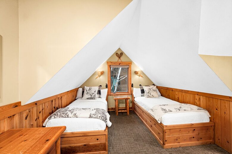 North Shore Escape with Moose Mountain Views - Lutsen, Minnesota