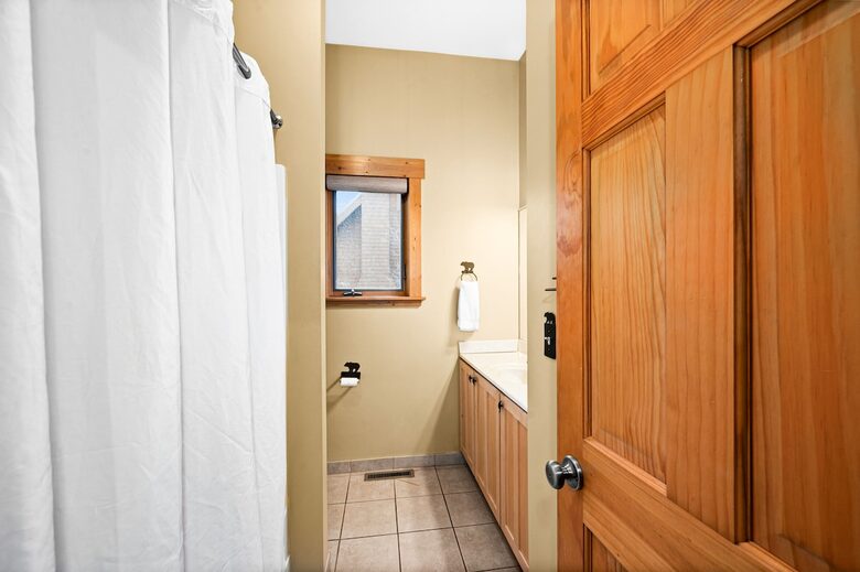 North Shore Escape with Moose Mountain Views - Lutsen, Minnesota