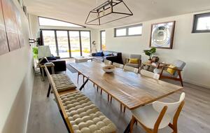 Elegant Houseboat Retreat with Panoramic Harbour Views - Bembridge, Isle of Wight, United Kingdom