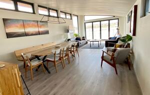 Elegant Houseboat Retreat with Panoramic Harbour Views - Bembridge, Isle of Wight, United Kingdom