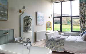 Elegant Countryside Retreat Near Royal Portrush with Hot Tub & Annex - Limavady, United Kingdom