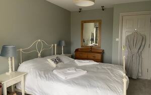 Elegant Countryside Retreat Near Royal Portrush with Hot Tub & Annex - Limavady, United Kingdom