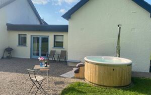 Elegant Countryside Retreat Near Royal Portrush with Hot Tub & Annex - Limavady, United Kingdom
