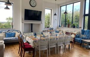 Elegant Countryside Retreat Near Royal Portrush with Hot Tub & Annex - Limavady, United Kingdom