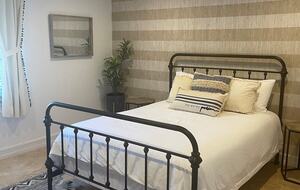 A Vibrant Retreat Near Naples Beach - Naples, Florida