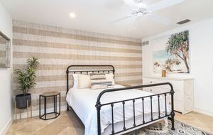 A Vibrant Retreat Near Naples Beach - Naples, Florida