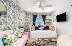 A Vibrant Retreat Near Naples Beach - Naples, Florida