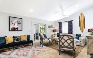 A Vibrant Retreat Near Naples Beach - Naples, Florida