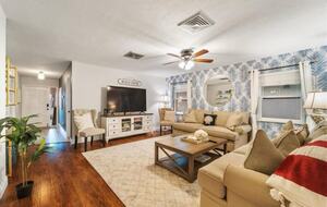 Villa Costa-- NAPLES Florida- Walk to Beach House - Naples, Florida