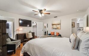 Villa Costa-- NAPLES Florida- Walk to Beach House - Naples, Florida