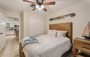 Villa Costa-- NAPLES Florida- Walk to Beach House - Naples, Florida