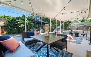 Villa Costa-- NAPLES Florida- Walk to Beach House - Naples, Florida