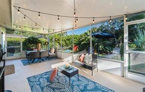 Villa Costa-- NAPLES Florida- Walk to Beach House - Naples, Florida