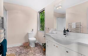 Pebblebrooke Views | A Tasteful Country Retreat in Mangawhai - Mangawhai, New Zealand