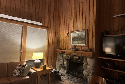 Jackson Hole Alpine Escape Ski in/ Ski & Resort Access - Wilson, Wyoming