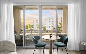 Peaceful Poolside Retreat by the Bay - Sarasota, Florida