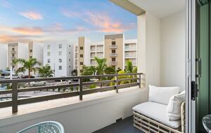 Peaceful Poolside Retreat by the Bay - Sarasota, Florida