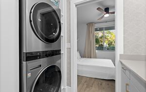 Peaceful Poolside Retreat by the Bay - Sarasota, Florida