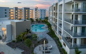 Peaceful Poolside Retreat by the Bay - Sarasota, Florida